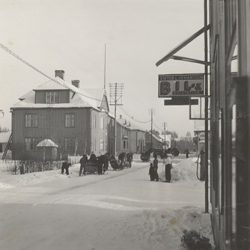 Slädparti på Storgatan någon gång på 1930 talet