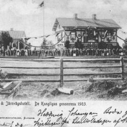 Elfsby station o Järnvägshotell. De kungligas genomresa 1903