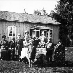 Östen Oskar Jonsson med familj